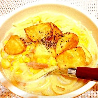 コーンクリームパスタ★カリッとジャガイモ乗せ